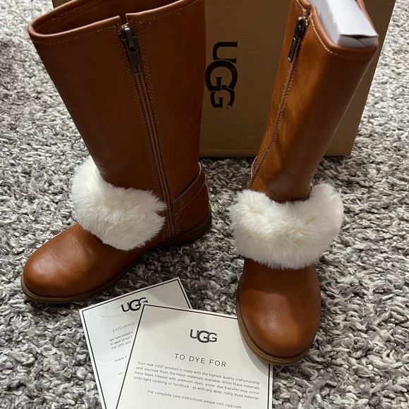 Very Cute UGG K LiLi Boot size 12 Kids - Picture 4 of 4